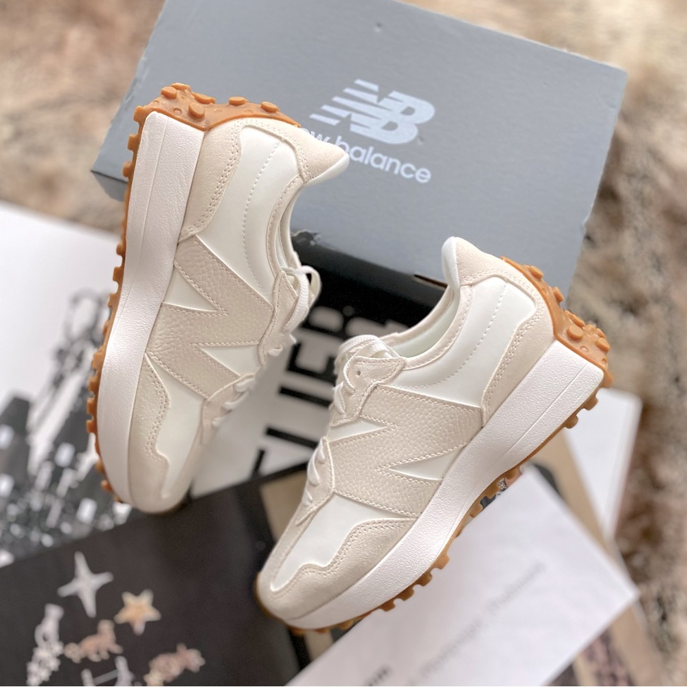 New Balance 327 Sneakers - Picture 3 of 13